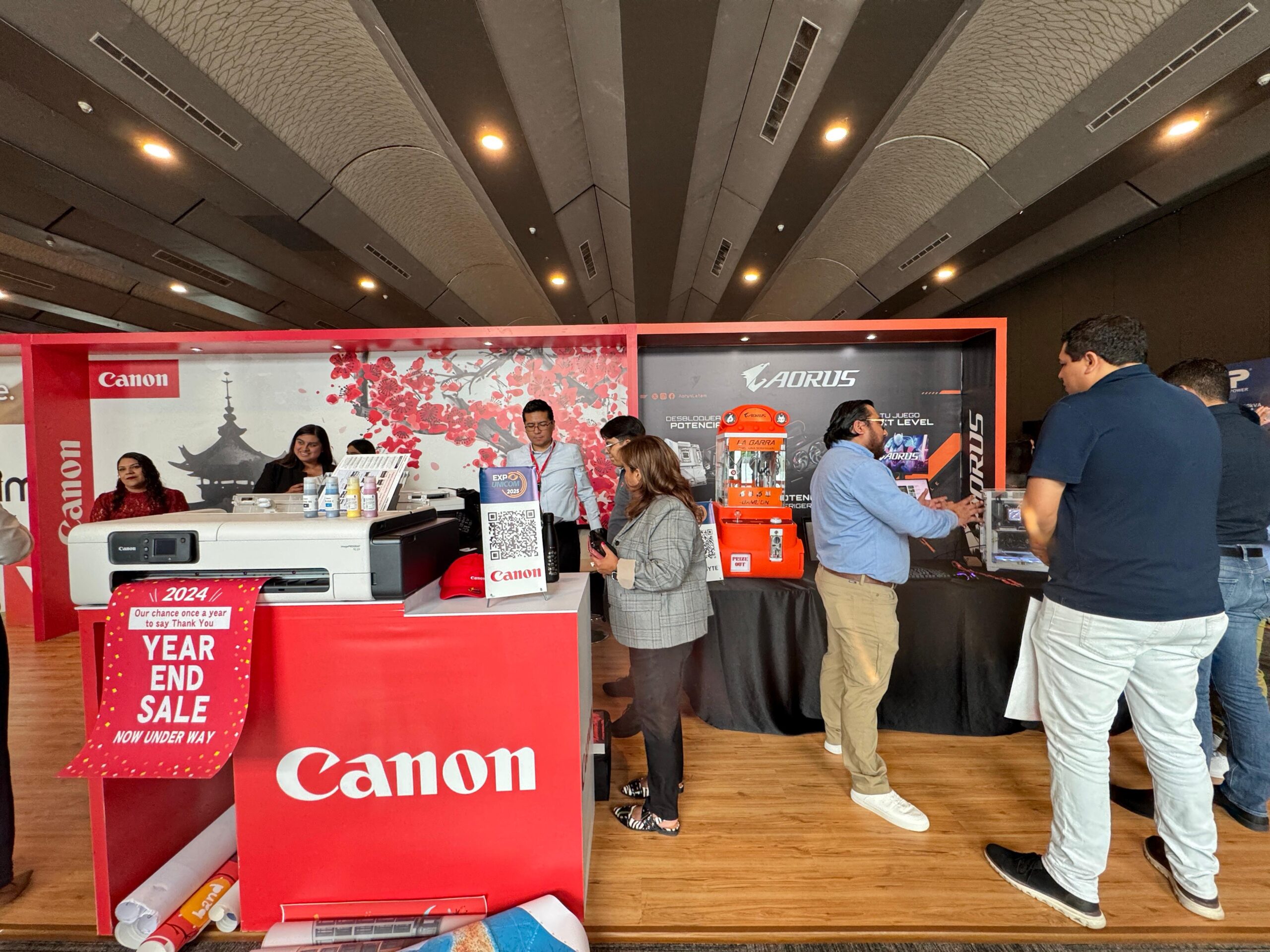 Canon realizó el lanzamiento del nuevo plotter image PROGRAF TC-21, durante Expo Unicom 2025