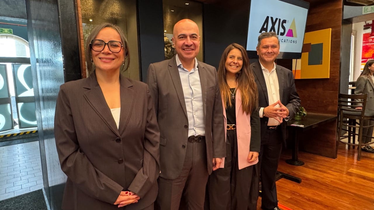 La bioseguridad, el mundial, y la evolución del portafolio: Axis en 2026. Aidee Olvera, Leopoldo Ruiz, Mariana Ramírez y Alejandro Aguirre