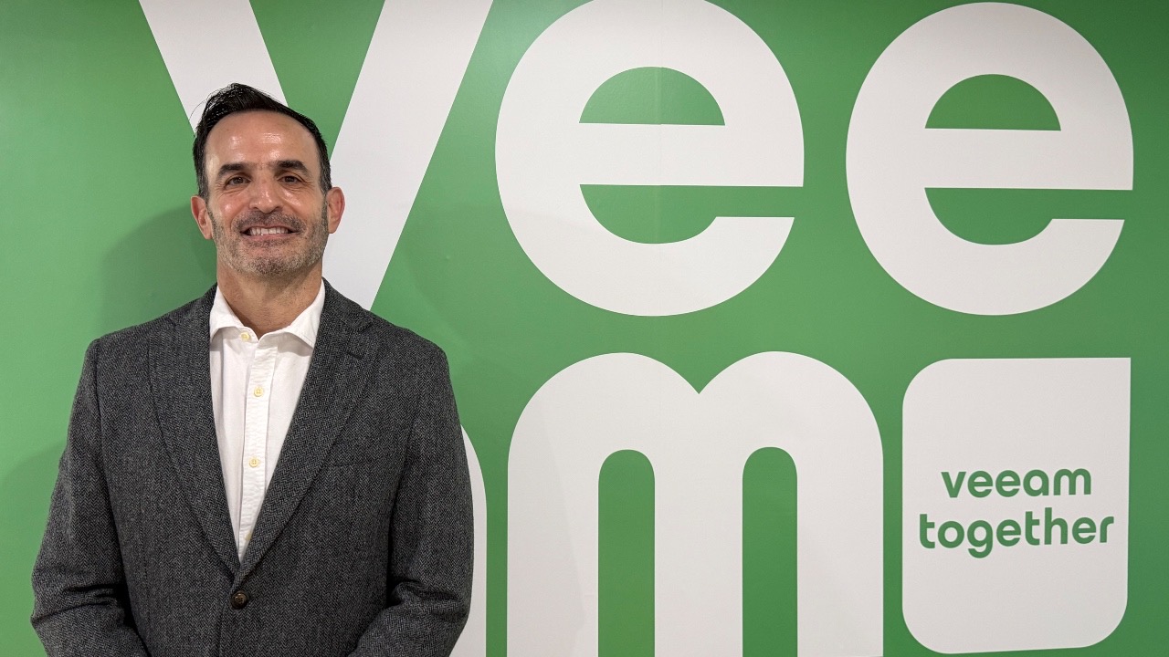 Veeam se fortalece localmente